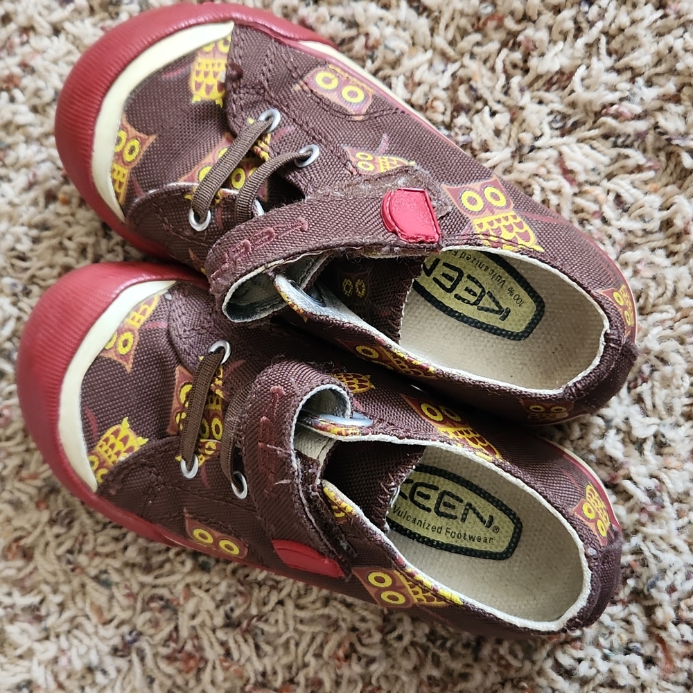 Keen owl girls shoes